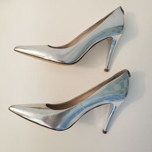 Michael Michael Kors Silver Patent Leather Pointed Toe  Heels, size 7
